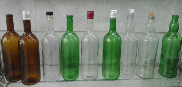 طرح های مختلف بطری شیشه ای رنگی